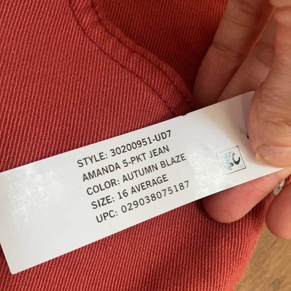 Relist1/27Gloria Vanderbilt Amanda jean classic rise tapered leg magical stretch - Picture 11 of 17